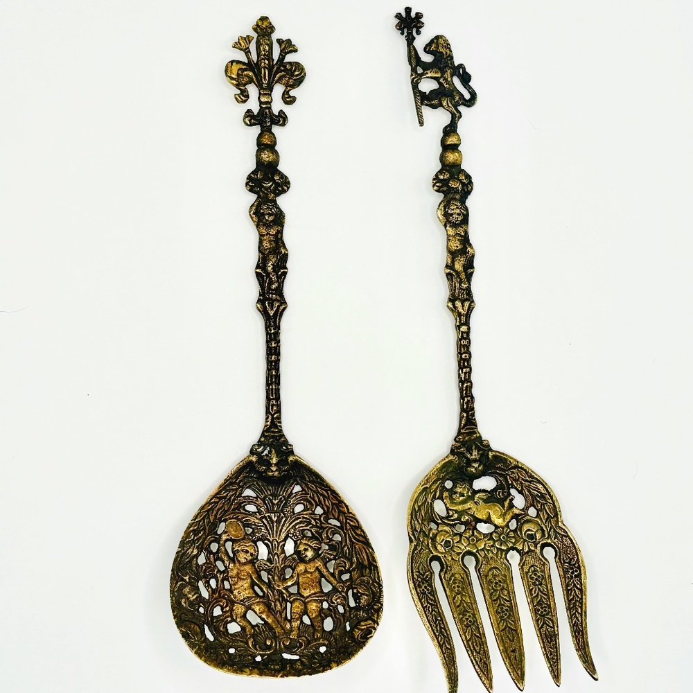 Rare Vintage Ugo Bellini Italy Rampant Ornate Silver Plate Repousse Serving Set